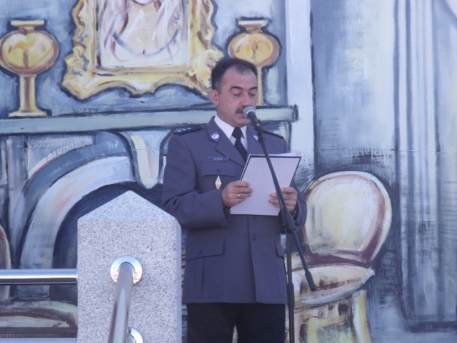 ?Jeśli nie chcesz mojej zguby, krokodyla daj mi luby?