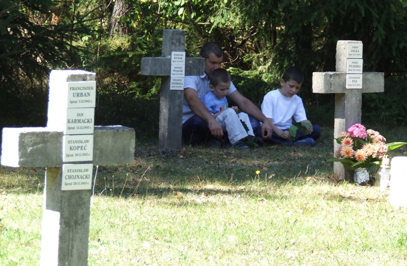 Wołają krzyże i kamienie