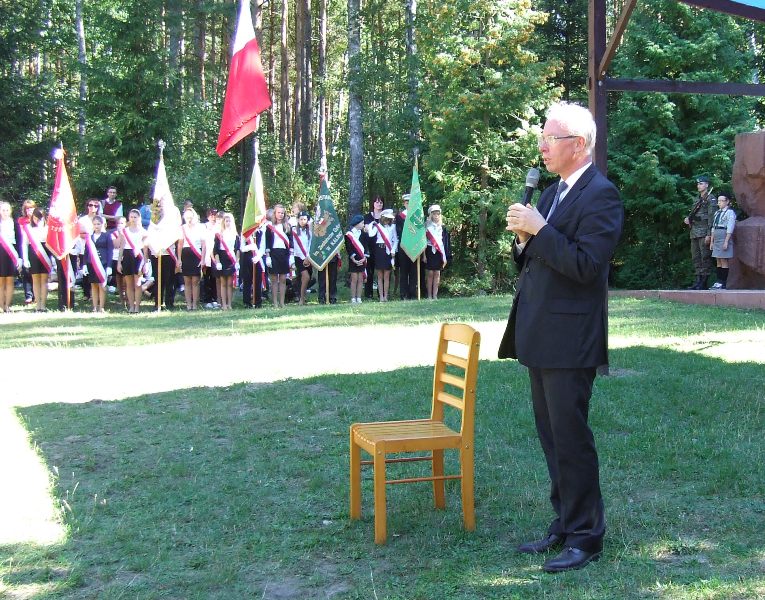 Wołają krzyże i kamienie
