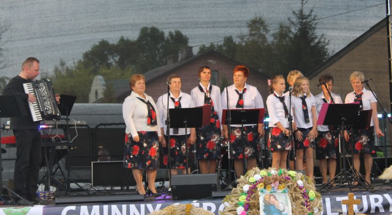 Potrójne święto w Strzale ? z Izabelą Trojanowską