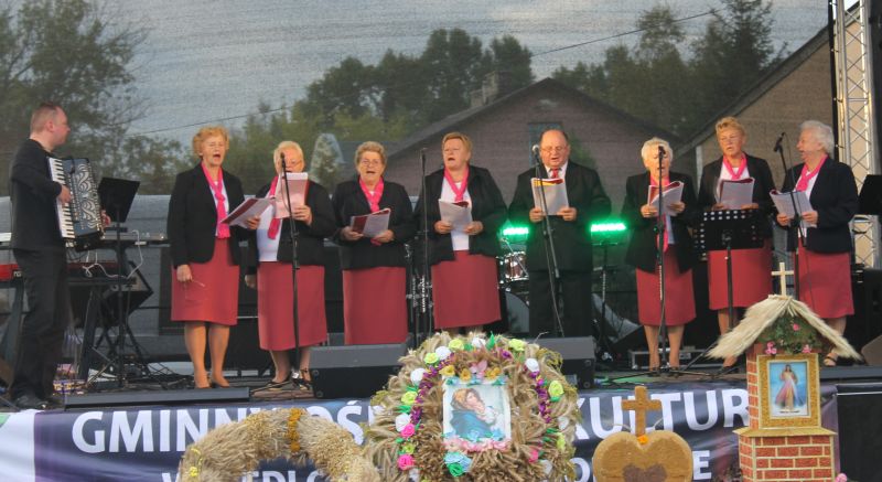 Potrójne święto w Strzale ? z Izabelą Trojanowską