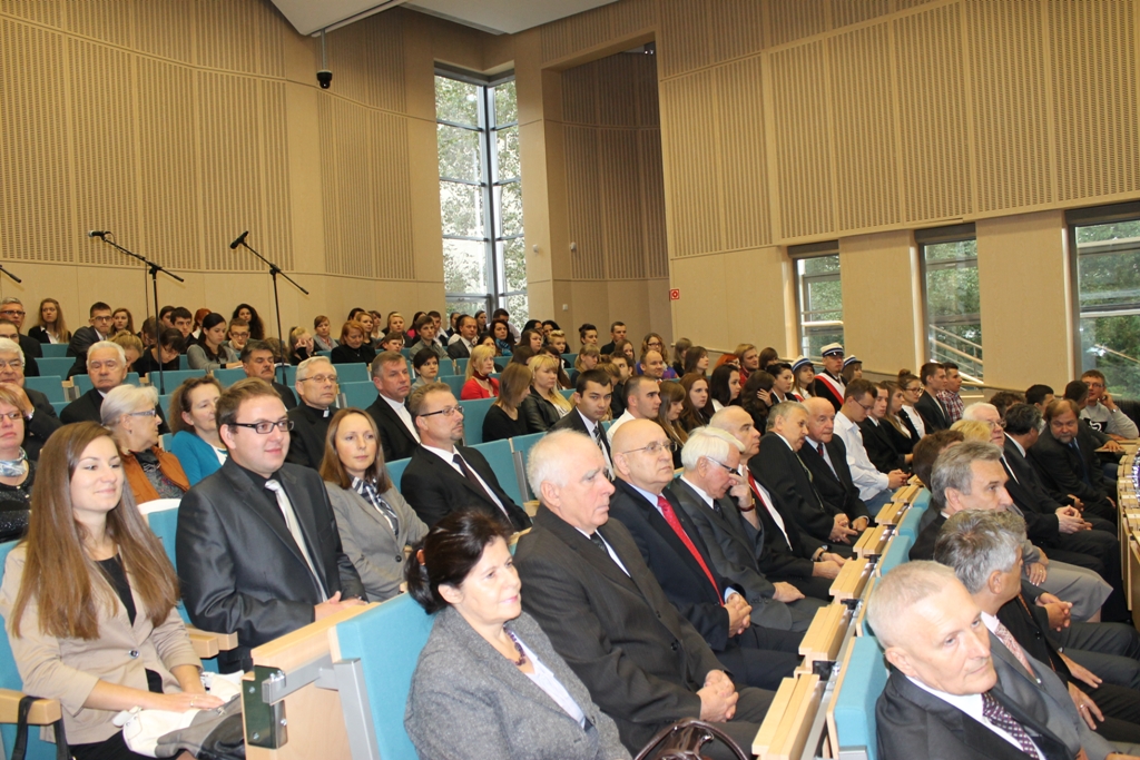 Studenci już na zajęciach! Rozpoczęcie nowego roku akademickiego 2013/2014 na UPH (fotogaleria)