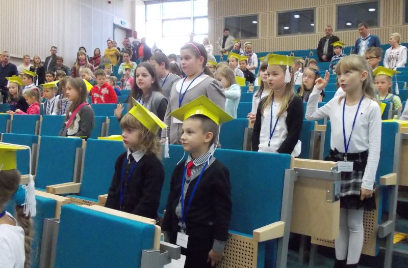 Najstarsi studenci mają... 10 lat.