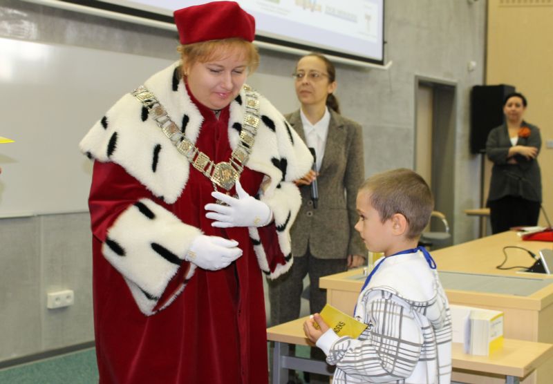 Najstarsi studenci mają... 10 lat.