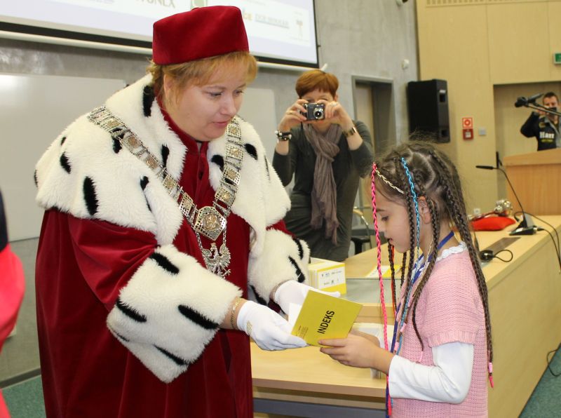 Najstarsi studenci mają... 10 lat.