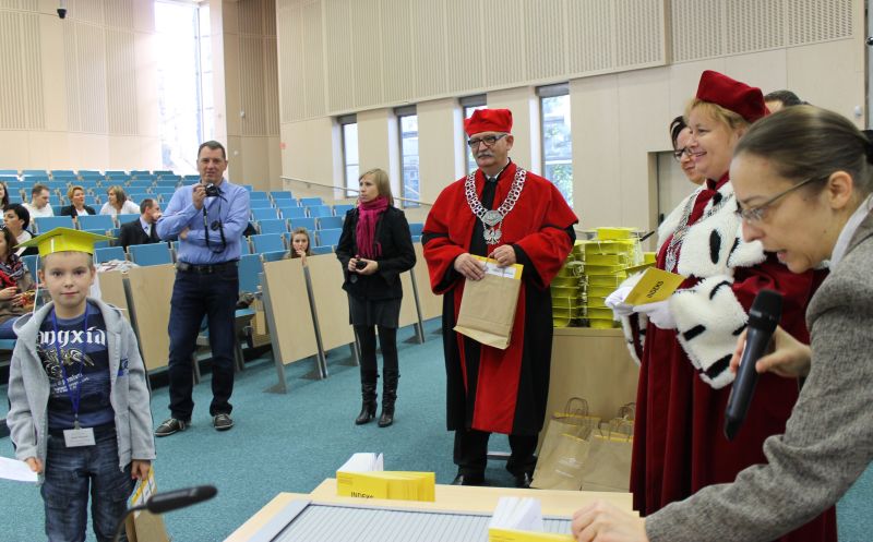 Najstarsi studenci mają... 10 lat.