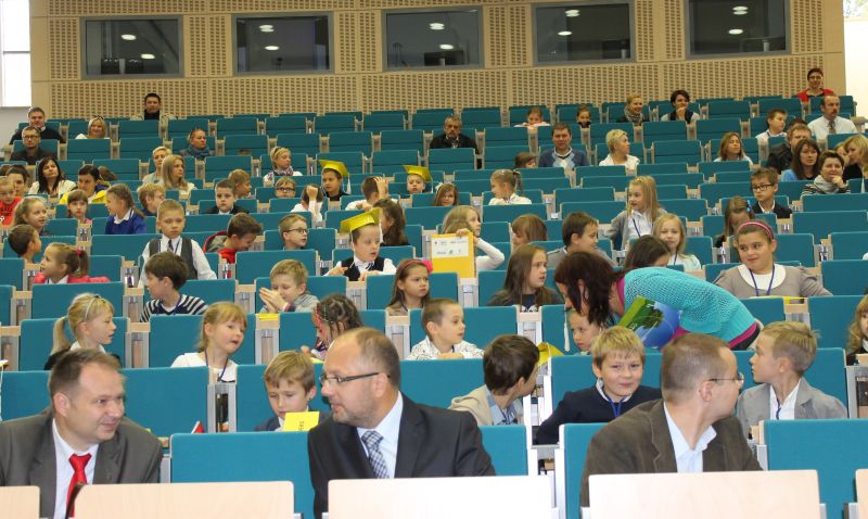 Najstarsi studenci mają... 10 lat.