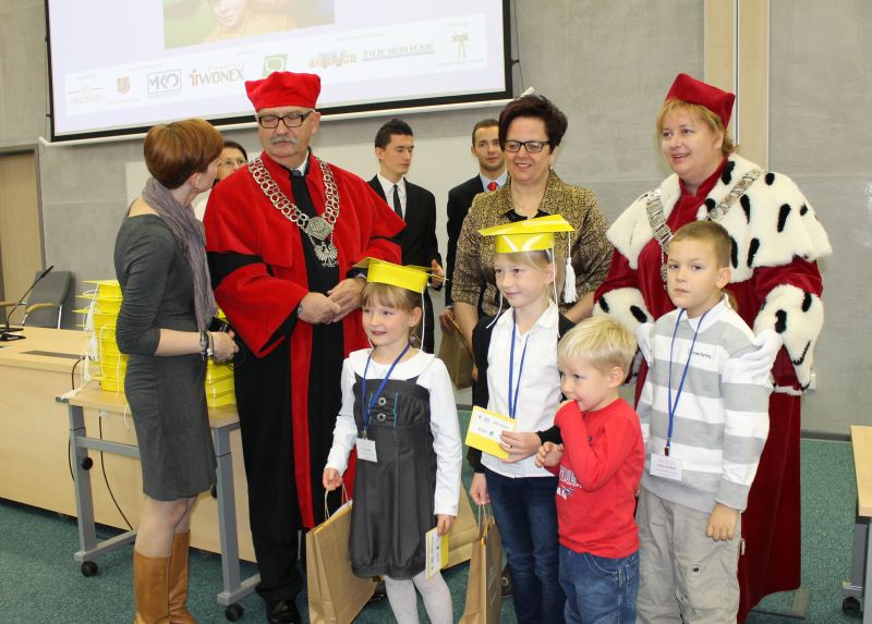 Najstarsi studenci mają... 10 lat.