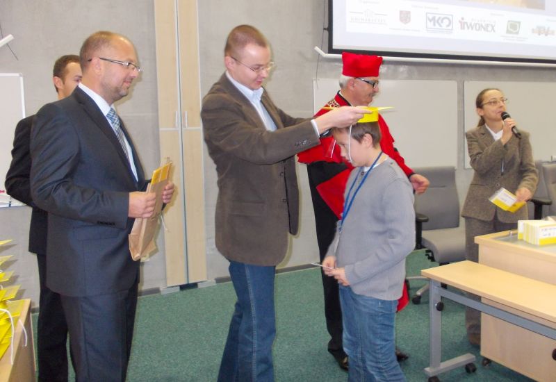 Najstarsi studenci mają... 10 lat.