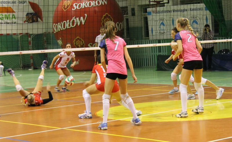 Nike Węgrów: piąte zwycięstwo bez straty seta!