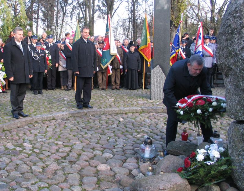 Uroczystości pod pomnikiem i bieg z rekordową frekwencją
