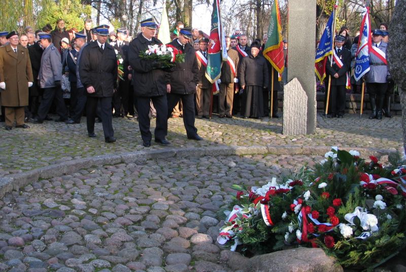 Uroczystości pod pomnikiem i bieg z rekordową frekwencją