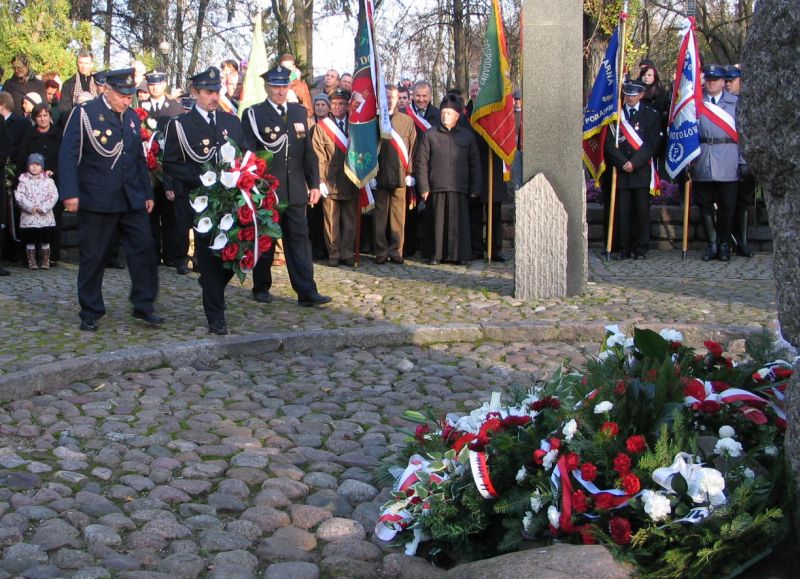 Uroczystości pod pomnikiem i bieg z rekordową frekwencją