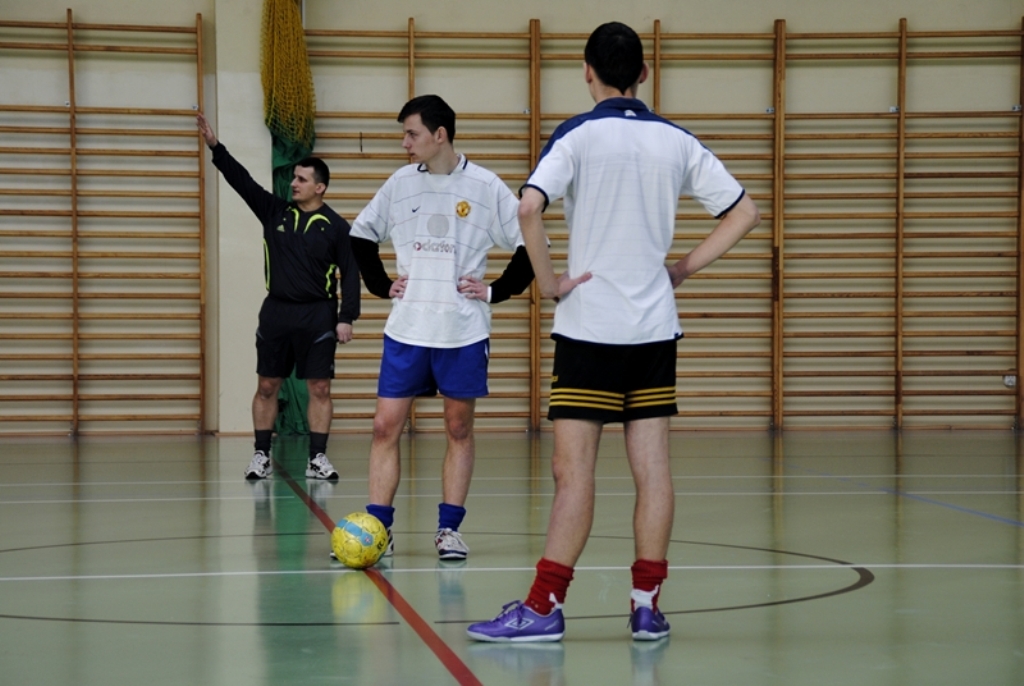 Halowy turniej piłki nożnej o Puchar Przewodniczącego Rady Rodziców ILO w Łosicach ( relacja, wyniki, tabele, zdjęcia)