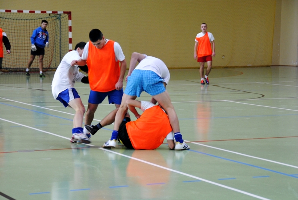 Halowy turniej piłki nożnej o Puchar Przewodniczącego Rady Rodziców ILO w Łosicach ( relacja, wyniki, tabele, zdjęcia)