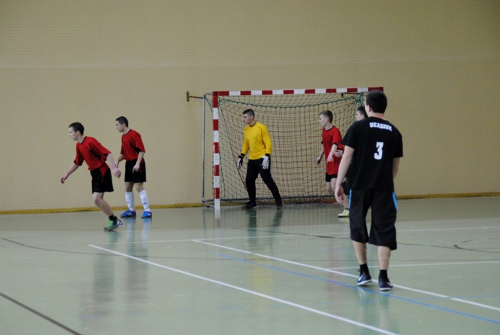 Halowy turniej piłki nożnej o Puchar Przewodniczącego Rady Rodziców ILO w Łosicach ( relacja, wyniki, tabele, zdjęcia)