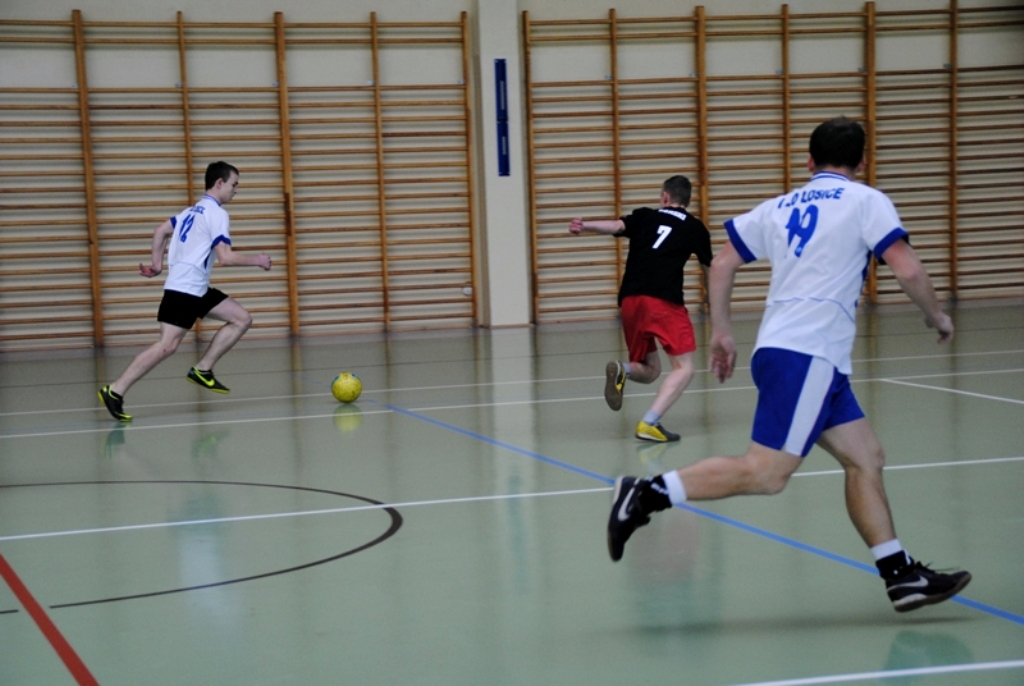 Halowy turniej piłki nożnej o Puchar Przewodniczącego Rady Rodziców ILO w Łosicach ( relacja, wyniki, tabele, zdjęcia)