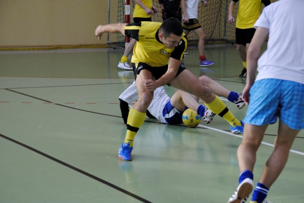 Halowy turniej piłki nożnej o Puchar Przewodniczącego Rady Rodziców ILO w Łosicach ( relacja, wyniki, tabele, zdjęcia)