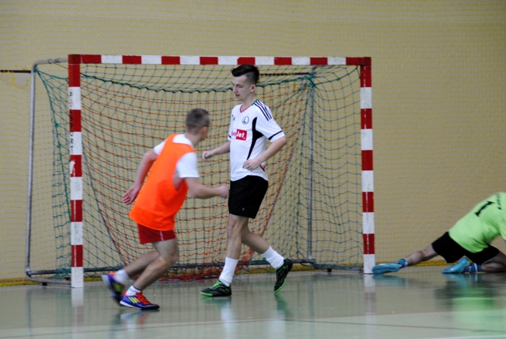 Halowy turniej piłki nożnej o Puchar Przewodniczącego Rady Rodziców ILO w Łosicach ( relacja, wyniki, tabele, zdjęcia)