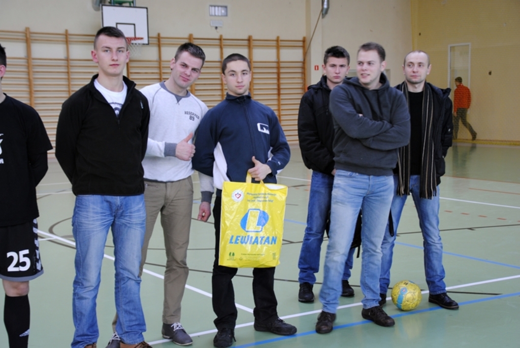 Halowy turniej piłki nożnej o Puchar Przewodniczącego Rady Rodziców ILO w Łosicach ( relacja, wyniki, tabele, zdjęcia)