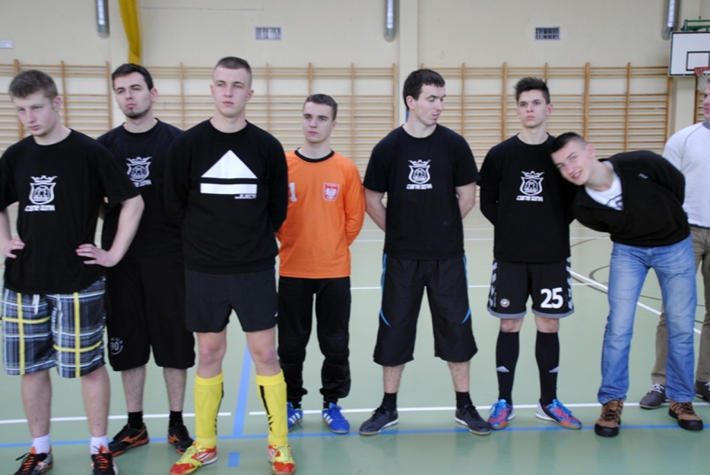 Halowy turniej piłki nożnej o Puchar Przewodniczącego Rady Rodziców ILO w Łosicach ( relacja, wyniki, tabele, zdjęcia)