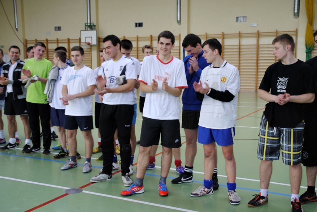 Halowy turniej piłki nożnej o Puchar Przewodniczącego Rady Rodziców ILO w Łosicach ( relacja, wyniki, tabele, zdjęcia)