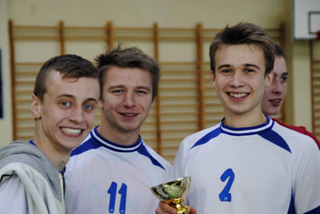 Halowy turniej piłki nożnej o Puchar Przewodniczącego Rady Rodziców ILO w Łosicach ( relacja, wyniki, tabele, zdjęcia)