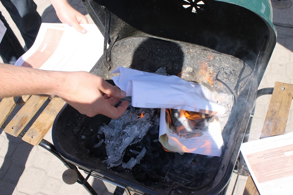 PITy poszły z dymem. Kolejna akcja KNP (fotorelacja)