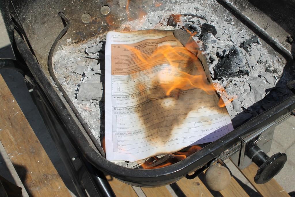 PITy poszły z dymem. Kolejna akcja KNP (fotorelacja)