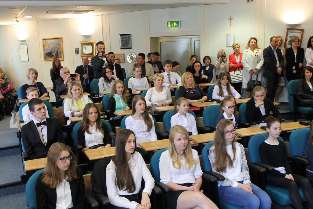 Prezydent wręczył stypendia uczniom (fotorelacja)