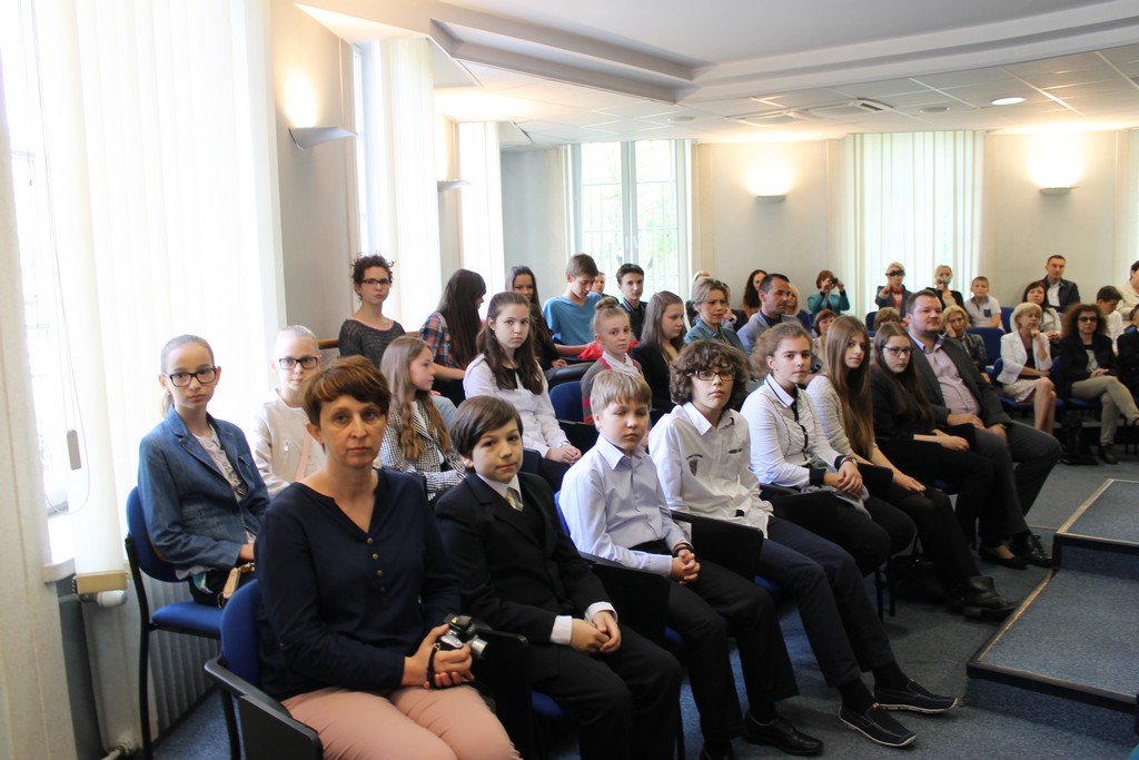 Prezydent wręczył stypendia uczniom (fotorelacja)