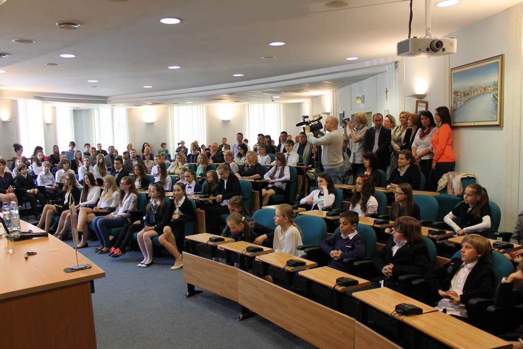 Prezydent wręczył stypendia uczniom (fotorelacja)