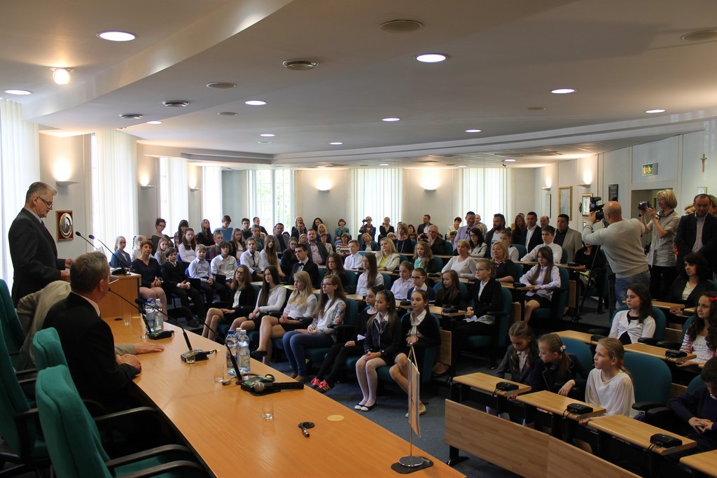 Prezydent wręczył stypendia uczniom (fotorelacja)