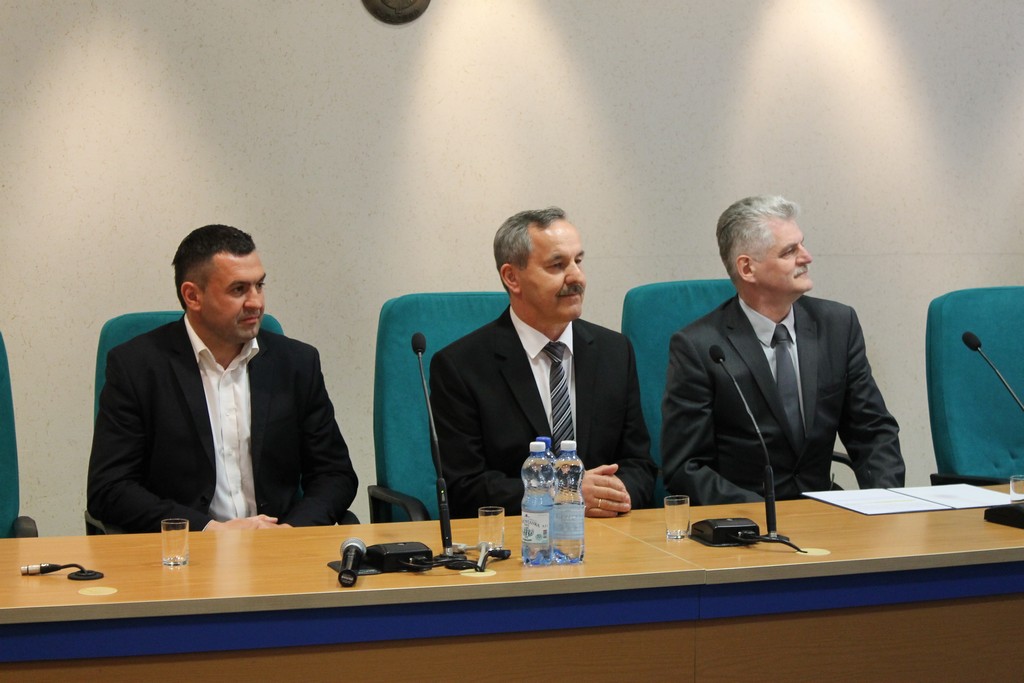 Prezydent wręczył stypendia uczniom (fotorelacja)