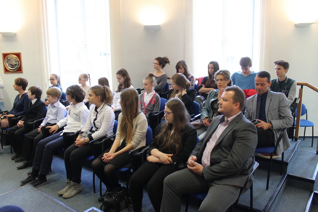 Prezydent wręczył stypendia uczniom (fotorelacja)