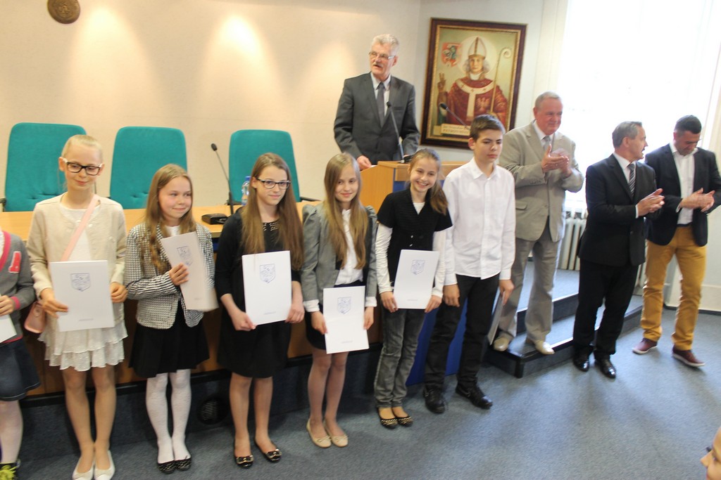 Prezydent wręczył stypendia uczniom (fotorelacja)