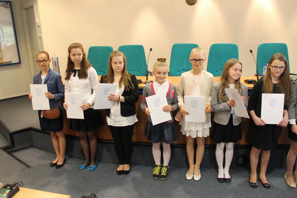 Prezydent wręczył stypendia uczniom (fotorelacja)