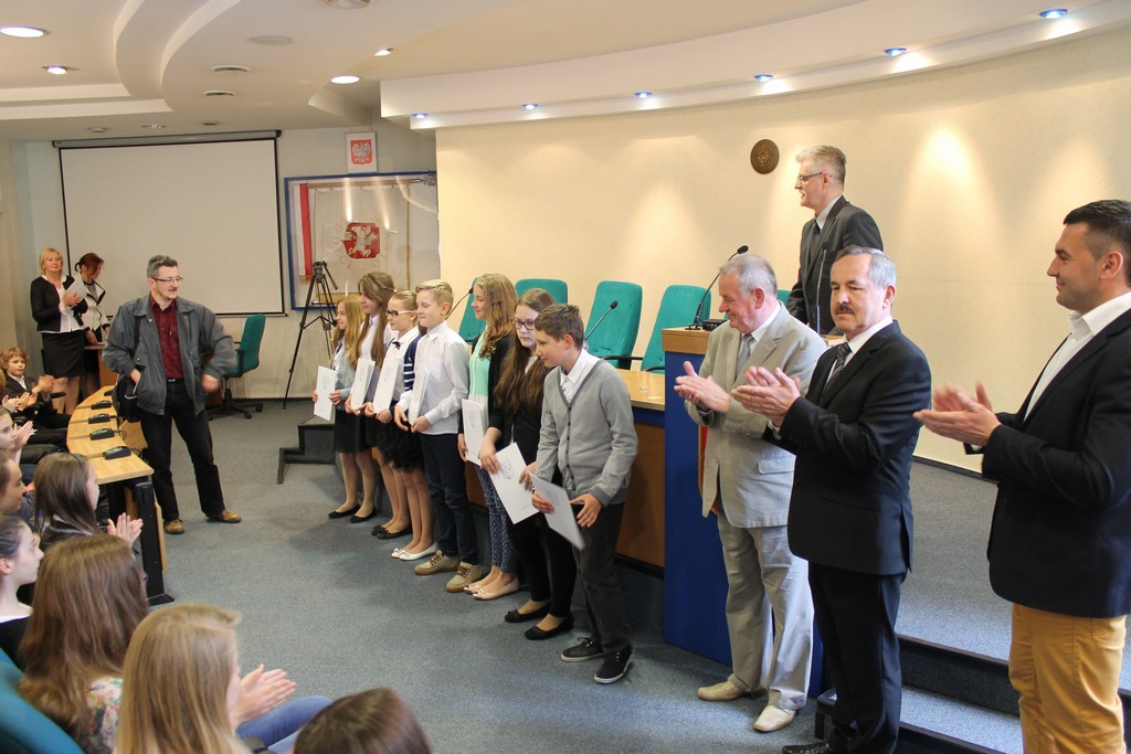 Prezydent wręczył stypendia uczniom (fotorelacja)