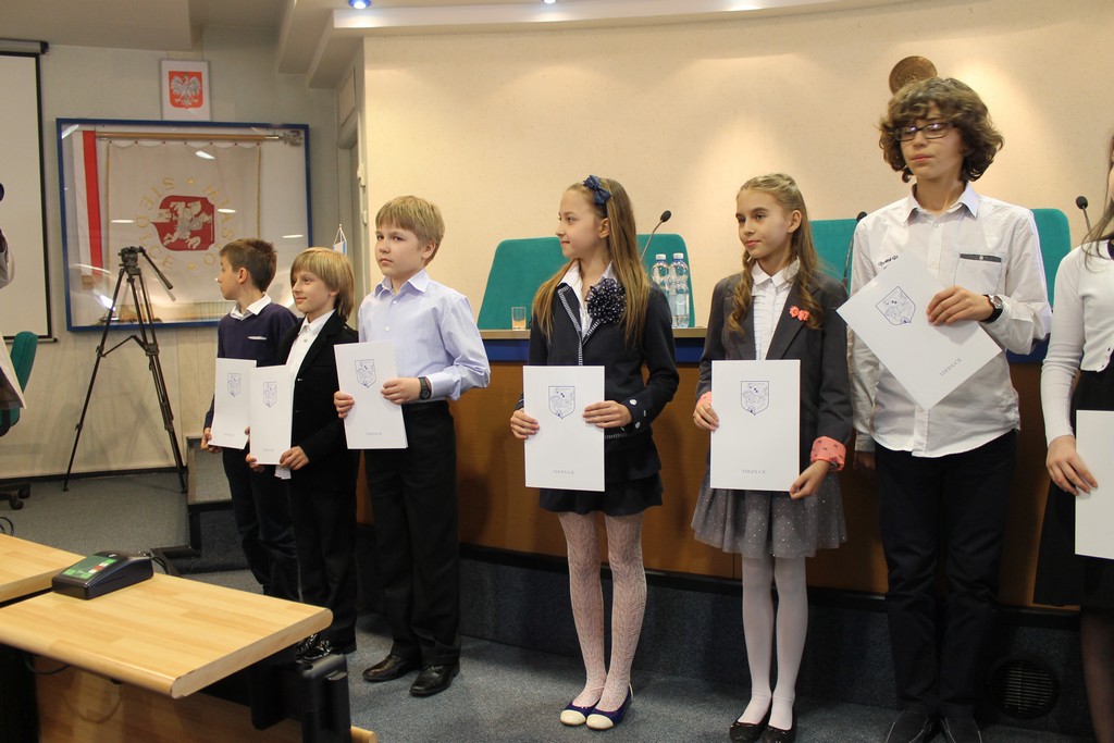 Prezydent wręczył stypendia uczniom (fotorelacja)