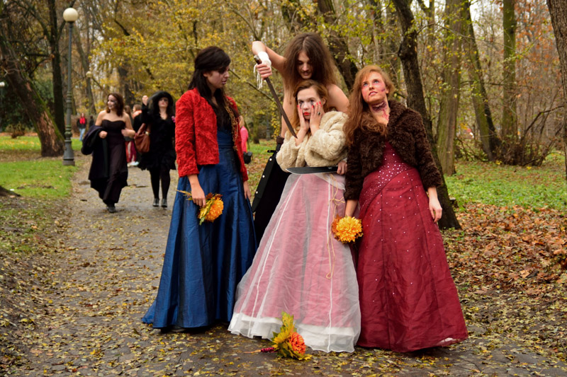 Przepraszam, w którą stronę na cmentarz? (fotorelacja)