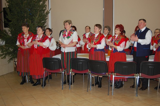 Z lampką szampana w nowym roku