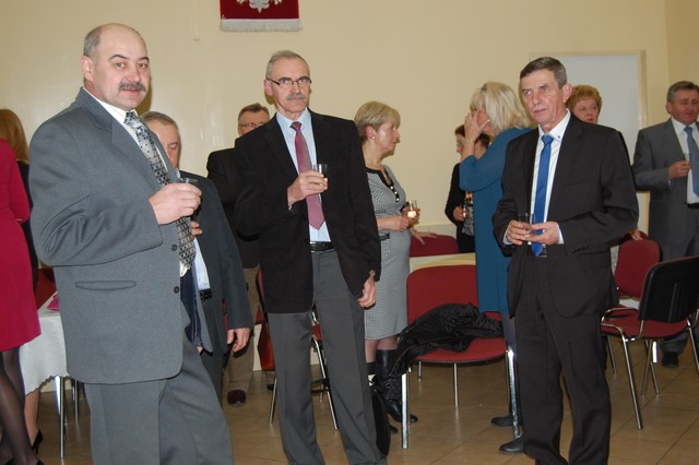 Z lampką szampana w nowym roku