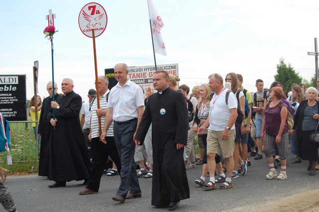 Ruszyli pielgrzymim szlakiem (fotorelacja)