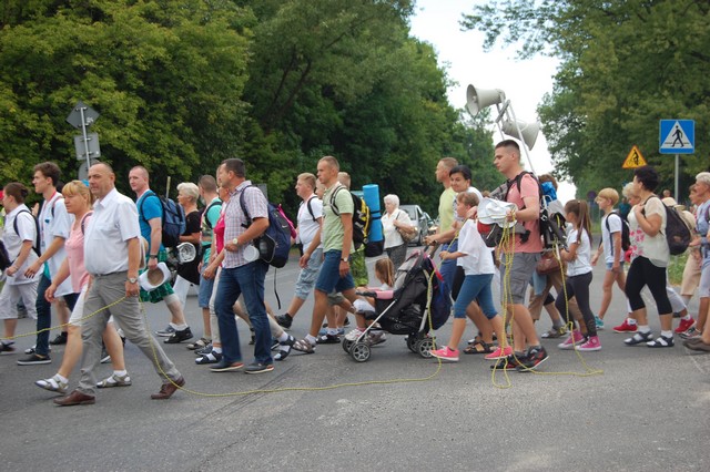 Ruszyli pielgrzymim szlakiem (fotorelacja)