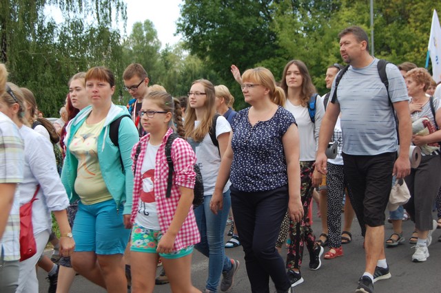 Ruszyli pielgrzymim szlakiem (fotorelacja)