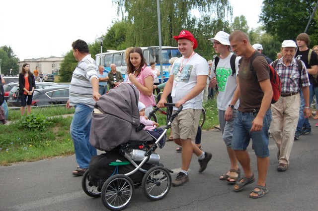 Ruszyli pielgrzymim szlakiem (fotorelacja)