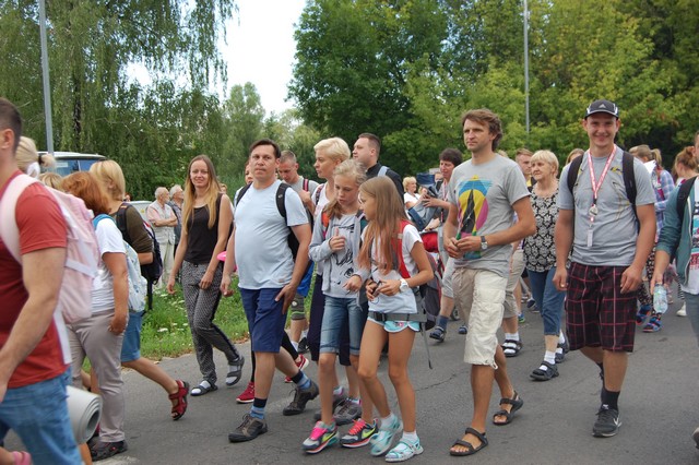 Ruszyli pielgrzymim szlakiem (fotorelacja)