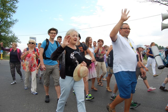 Ruszyli pielgrzymim szlakiem (fotorelacja)