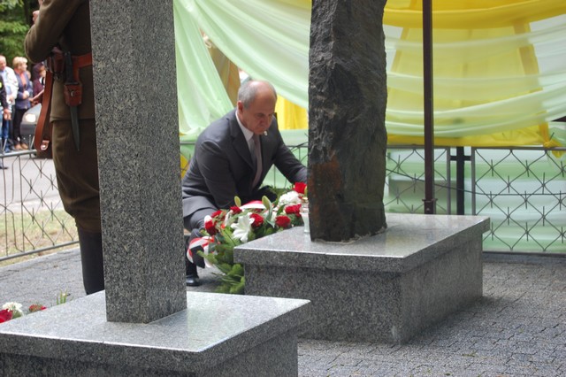 Modlili się w lesie unińskim