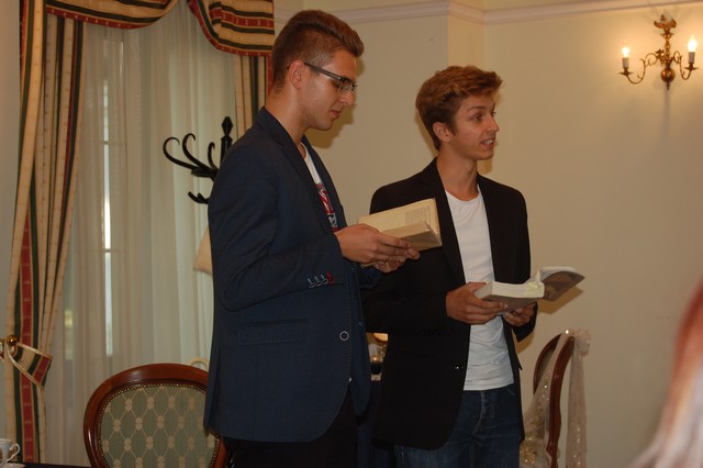 Czytali ?Lalkę? w dworku